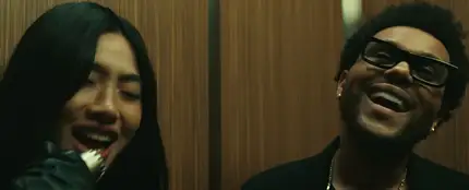 The Weeknd y HoYeon Jung en 'Out of time' The Weeknd y HoYeon Jung en 'Out of time'