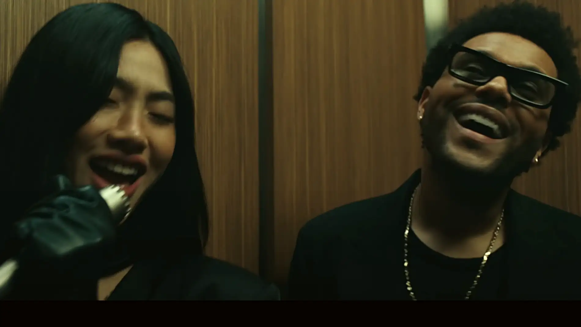 The Weeknd y HoYeon Jung en 'Out of time'