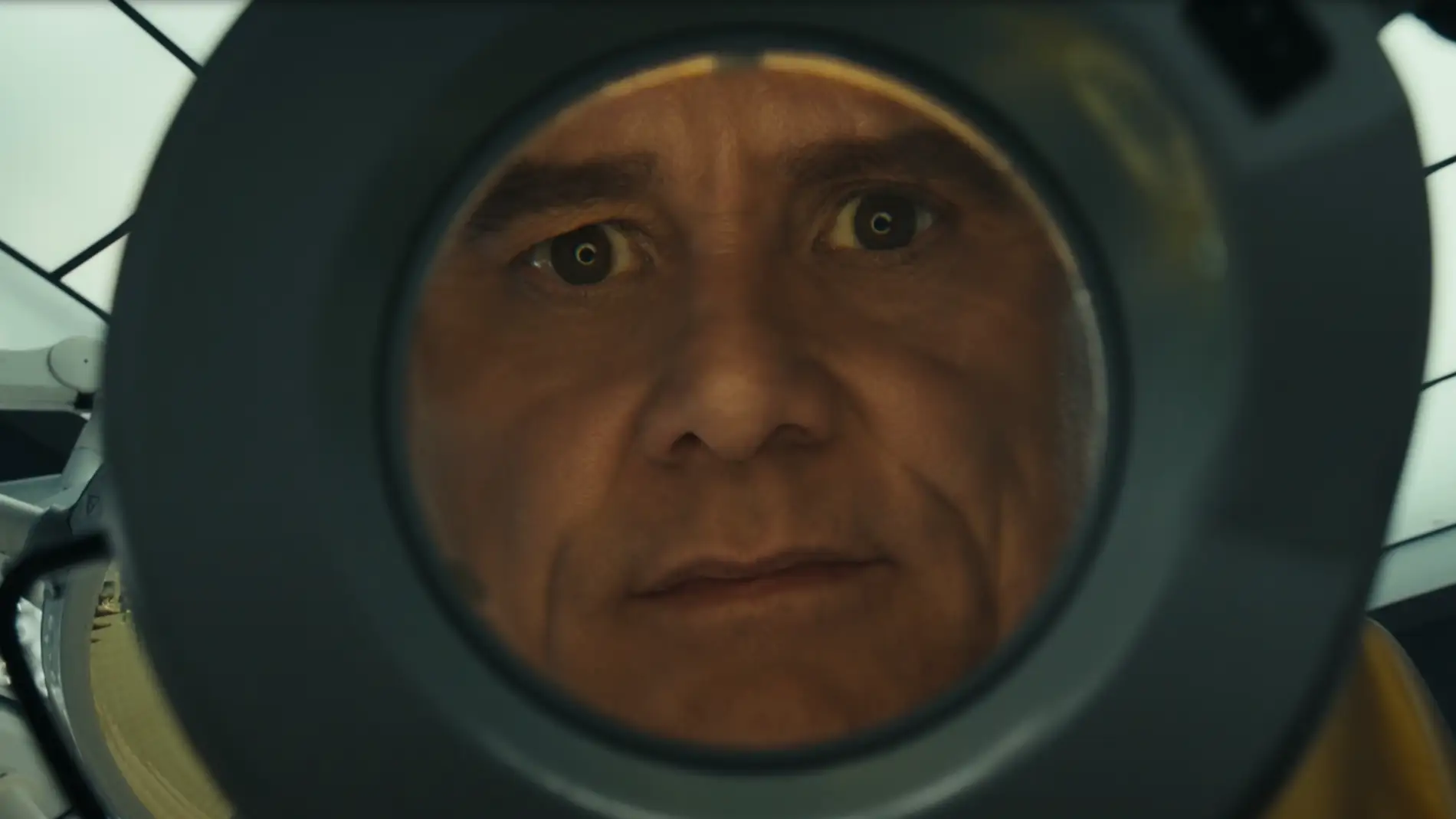 Jim Carrey en el videoclip de 'Out of time'