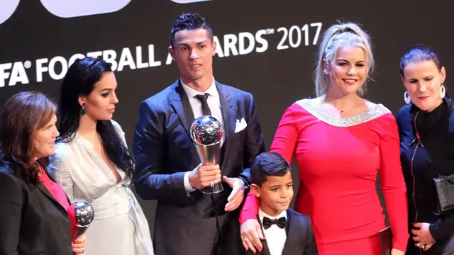 Cristiano Ronaldo con su familia