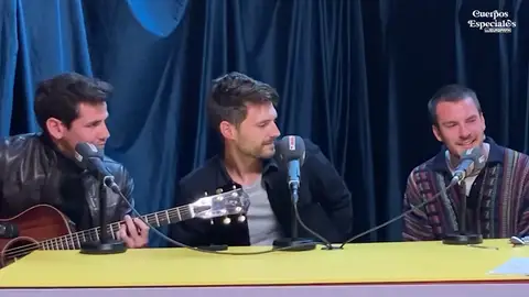 DVICIO toca en acústico 'Te pienso a cada hora' en 'Cuerpos especiales' DVICIO toca en acústico 'Te pienso a cada hora' en 'Cuerpos especiales'