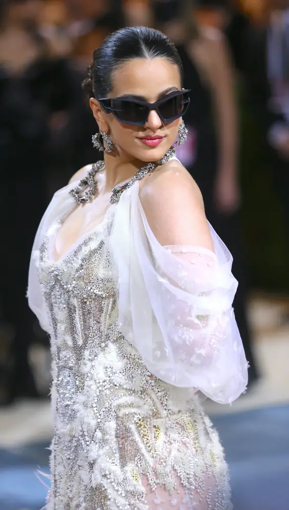 La cantante Rosalía, en la alfombra roja de la gala MET 2022 La cantante Rosalía, en la alfombra roja de la gala MET 2022