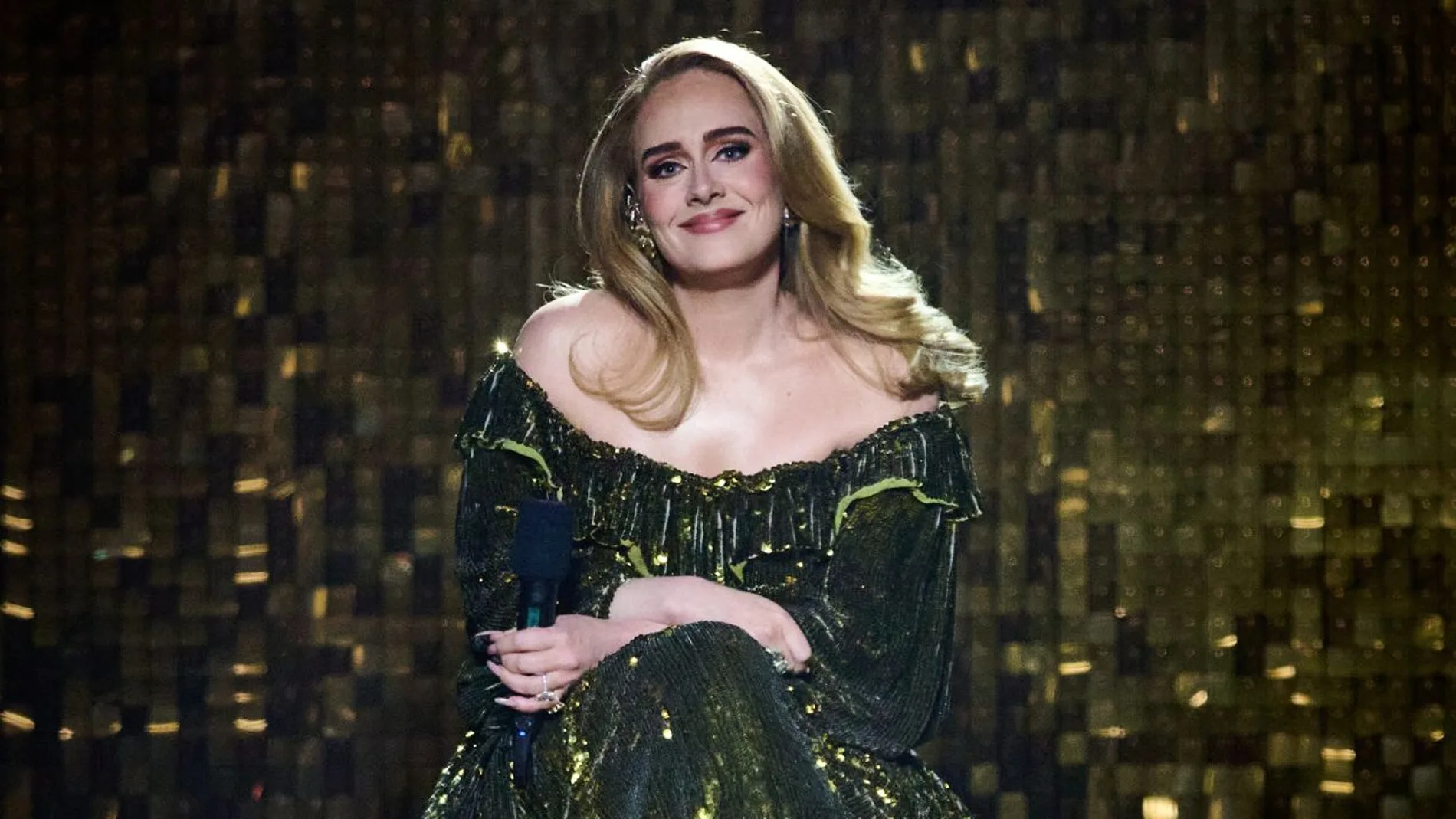 Adele celebra sus 34 años rodeada de amigos: su fiesta de pijamas y un retrato sin maquillaje