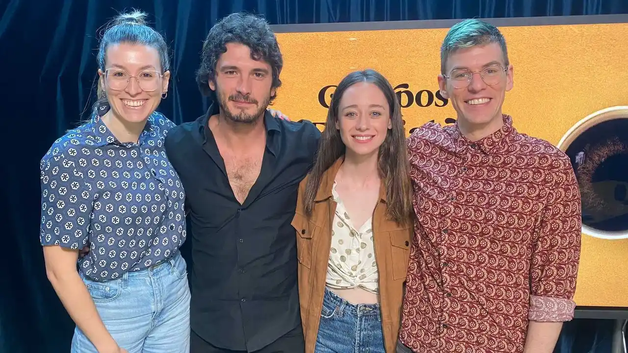 Yon González y Elena Rivera visitan 'Cuerpos especiales' Yon González y Elena Rivera visitan 'Cuerpos especiales'