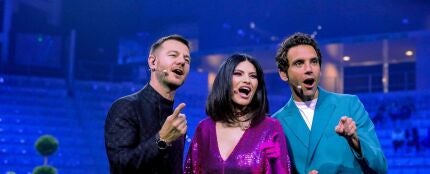 Alessandro Catelan, Laura Pausini y Mika, en la primera semifinal de Eurovisión 2022.