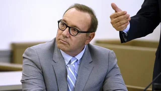 Kevin Spacey, imputado por cuatro cargos de agresión sexual a tres hombres en Reino Unido