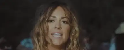 Sofía Ellar invoca al verano con su estreno 'Canción de radio' Sofía Ellar invoca al verano con su estreno 'Canción de radio'