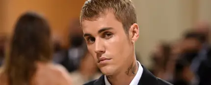 Justin Bieber, artista canadiense Justin Bieber, artista canadiense