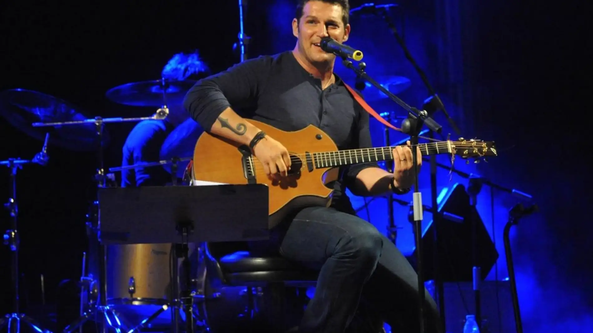 Manu Tenorio Manu Tenorio