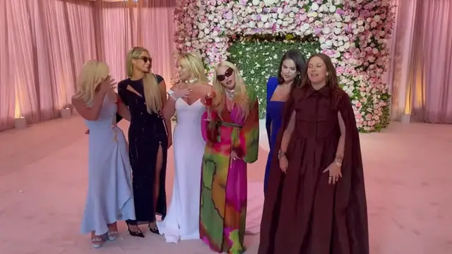 Britney Spears y Madonna cantan 'Vogue' en la boda de la cantante