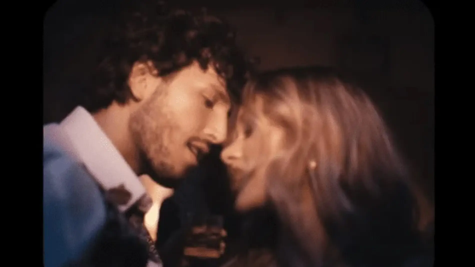 Sebastián Yatra y Cindy Prado en el vídeo de 'A Dónde Van'