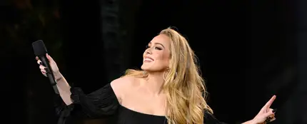 Adele durante un concierto en Londres Adele durante un concierto en Londres
