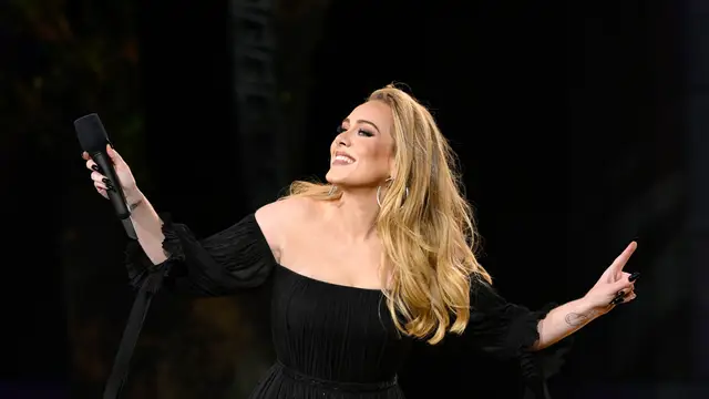 Adele durante un concierto en Londres