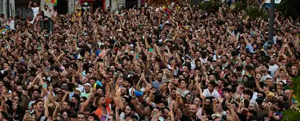 Más de 9.000 personas cantan al unísono 'Como una Ola' de Rocío Jurado Más de 9.000 personas cantan al unísono 'Como una Ola' de Rocío Jurado