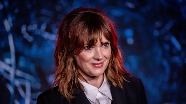 "¡Que te jodan!": la venganza de Winona Ryder contra la compañera que la acosó y pegó en el instituto