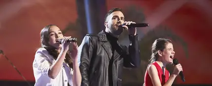 Álvaro de Luna sorprende en ‘La Voz Kids’ cantando al lado de Marina y Roberta su tema ‘Juramento eterno de sal’ Álvaro de Luna sorprende en ‘La Voz Kids’ cantando al lado de Marina y Roberta su tema ‘Juramento eterno de sal’