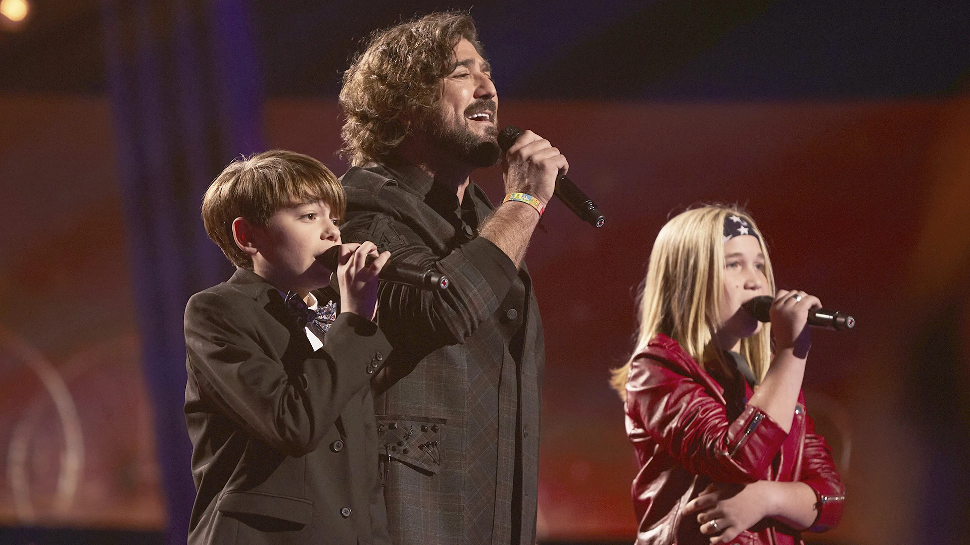 La emocionante actuaci&oacute;n de Antonio Orozco, Fran y Pol cantando &lsquo;Giran y van&rsquo; en la Final de &lsquo;La Voz Kids&rsquo;  