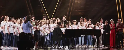 Lágrimas y pelos de punta: los 60 talents de ‘La Voz Kids’ impresionan al ritmo de ‘Adiós’ con Pablo López y Sebastián Yatra Lágrimas y pelos de punta: los 60 talents de ‘La Voz Kids’ impresionan al ritmo de ‘Adiós’ con Pablo López y Sebastián Yatra