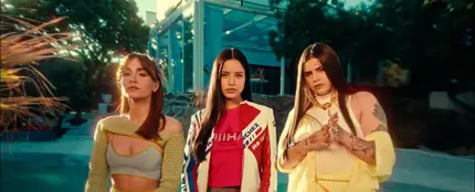 Reggaeton y rimas en 'Quieres', la propuesta de Aitana, Ptazeta y Emilia para canción del verano Reggaeton y rimas en 'Quieres', la propuesta de Aitana, Ptazeta y Emilia para canción del verano