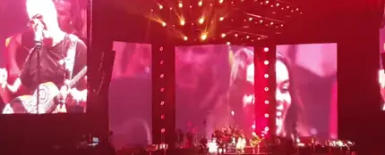 Beatriz Luengo y Alejandro Sanz cantan 'Viviendo deprisa' en Murcia. Beatriz Luengo y Alejandro Sanz cantan 'Viviendo deprisa' en Murcia.