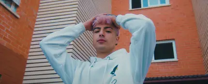 Naim Darrechi en el vídeo de 'Waxxxa' Naim Darrechi en el vídeo de 'Waxxxa'