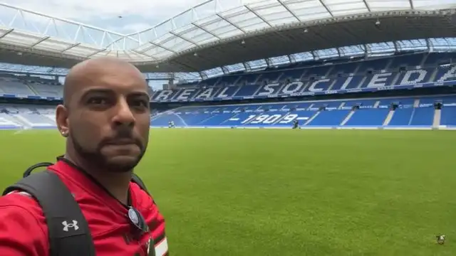 Borja Escalona, en el estadio de la Real Sociedad.