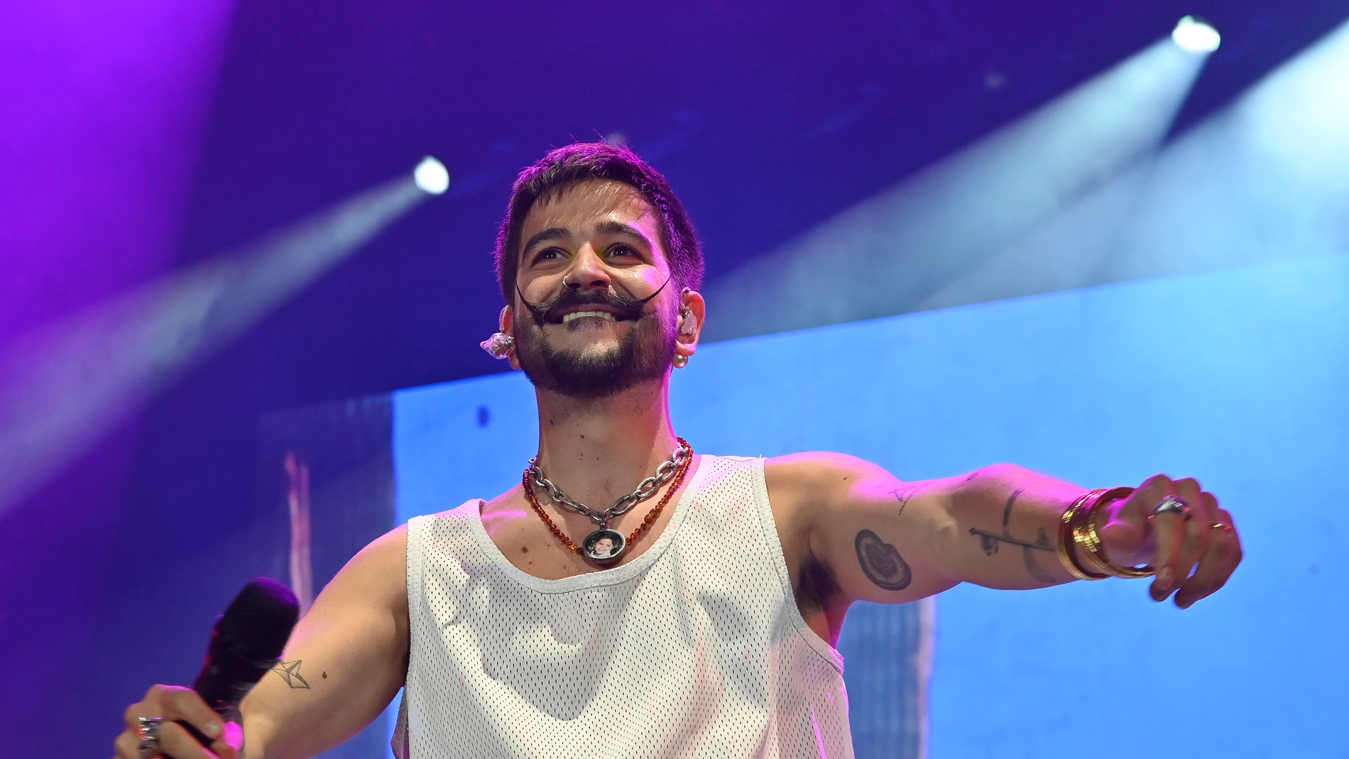 Camilo anuncia la fecha de estreno de su disco 'De adentro pa fuera': todo lo que se sabe del próximo álbum 