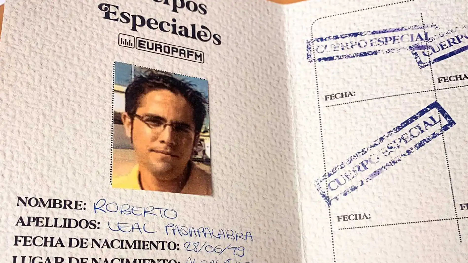 El pasaporte de Roberto Leal en 'Cuerpos especiales' El pasaporte de Roberto Leal en 'Cuerpos especiales'