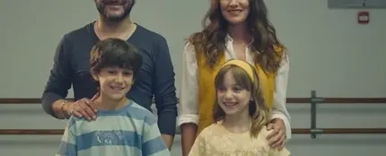 Carlos Santos y Amaia Salamanca junto a Mario y Valentina. Carlos Santos y Amaia Salamanca junto a Mario y Valentina.