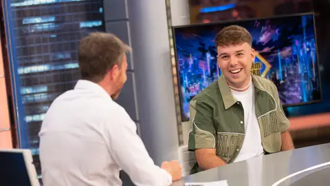 Quevedo confiesa quién su referente en la música: "Me llaman la atención los artistas con voz característica" Quevedo confiesa quién su referente en la música: "Me llaman la atención los artistas con voz característica"