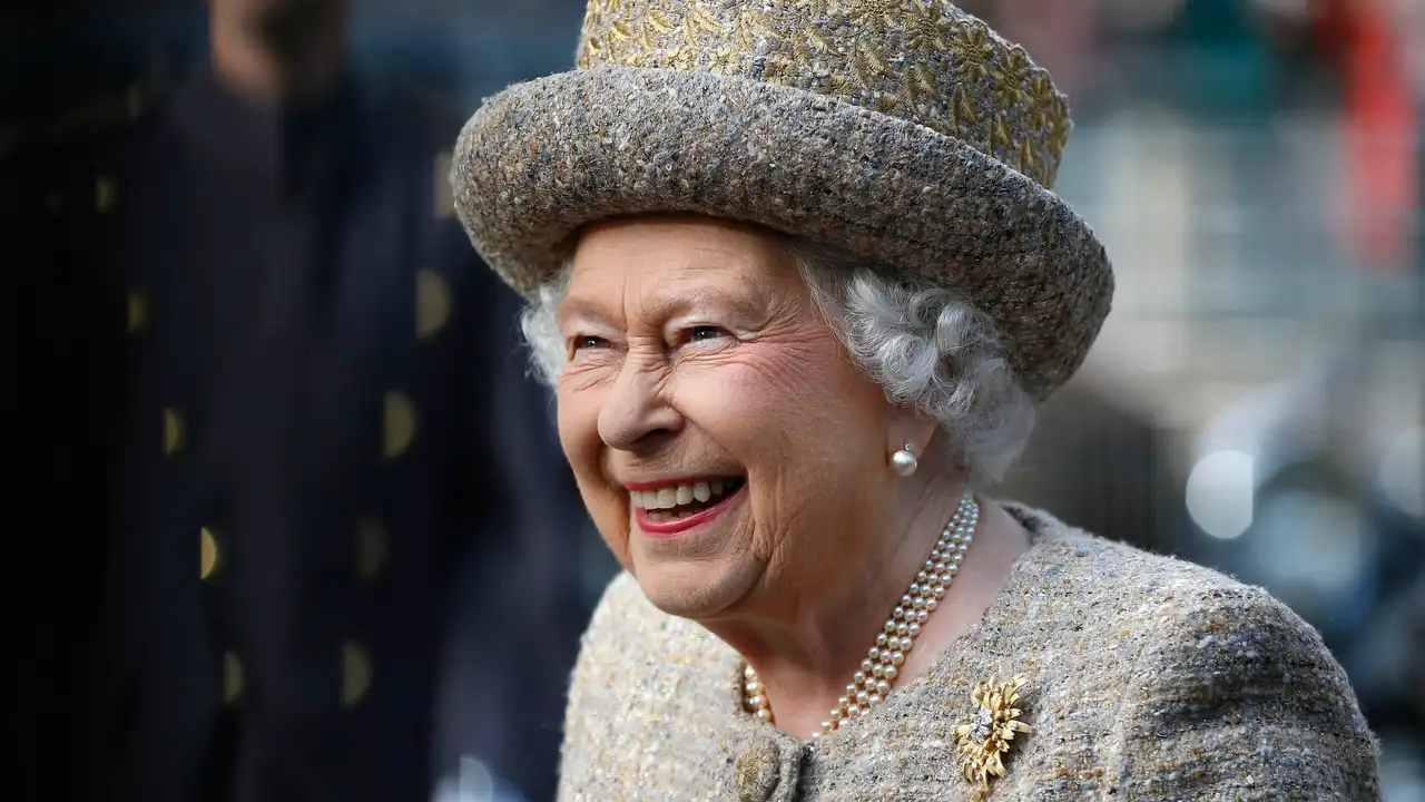 Reina Isabel II Reina Isabel II