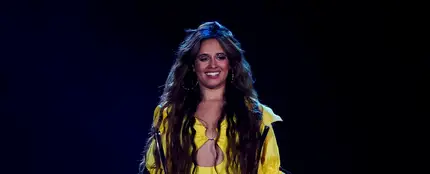 Camila Cabello continua su show pese a un pequeño contratiempo: "Casi se me sale una teta" Camila Cabello continua su show pese a un pequeño contratiempo: "Casi se me sale una teta"