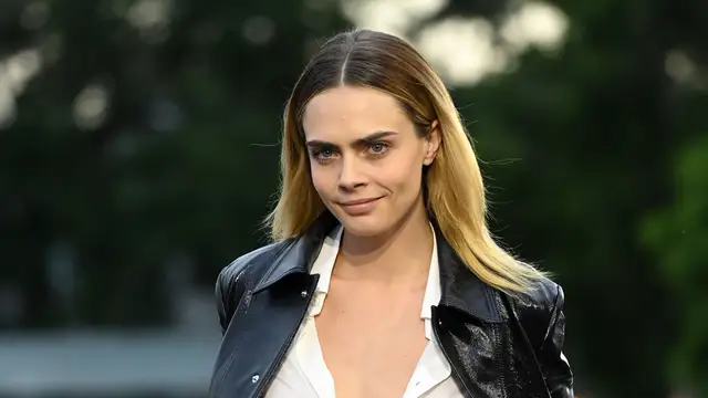 Los amigos de Cara Delevingne, preocupados por su errático comportamiento