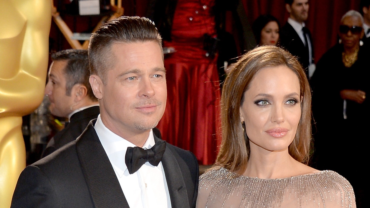 Svingerlar qoshni eshik porno Cj Miles fotosurati