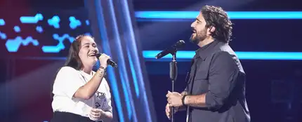 Antonio Orozco impresiona al cantar ‘Mi héroe’ al lado de Esperanza Bonelo tras su vídeo viral Antonio Orozco impresiona al cantar ‘Mi héroe’ al lado de Esperanza Bonelo tras su vídeo viral