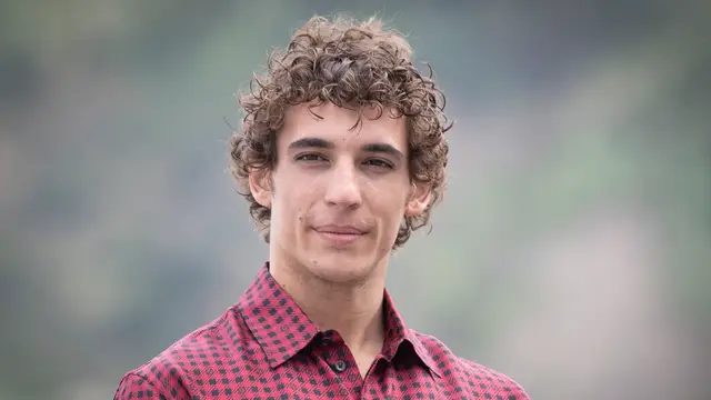 El actor Miguel Herrán en la presentación de 'Modelo77' en San Sebastián.