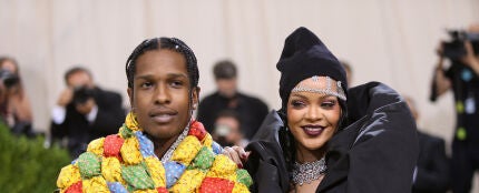 Rihanna y Asap Rocky en la MET Gala 2021