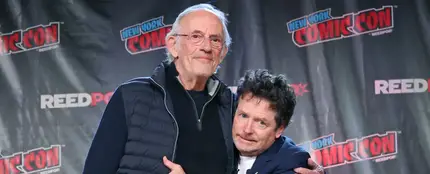 Michael J. Fox y Christopher Lloyd, en el reencuentro de 'Regreso al futuro' en la Comic Con de Nueva York. Michael J. Fox y Christopher Lloyd, en el reencuentro de 'Regreso al futuro' en la Comic Con de Nueva York.
