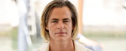 Chris Pine, llegando al Festival de Cine de Venecia de 2022. Chris Pine, llegando al Festival de Cine de Venecia de 2022.