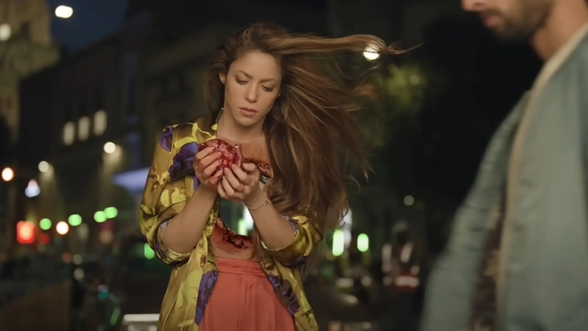 Shakira en el videoclip de 'Monotonía'
