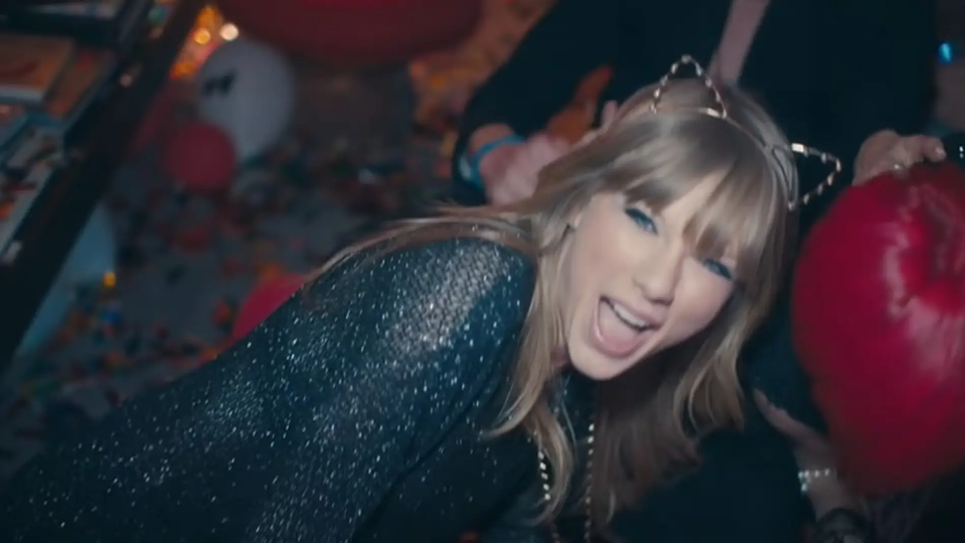 Taylor Swift en el videoclip de '22'