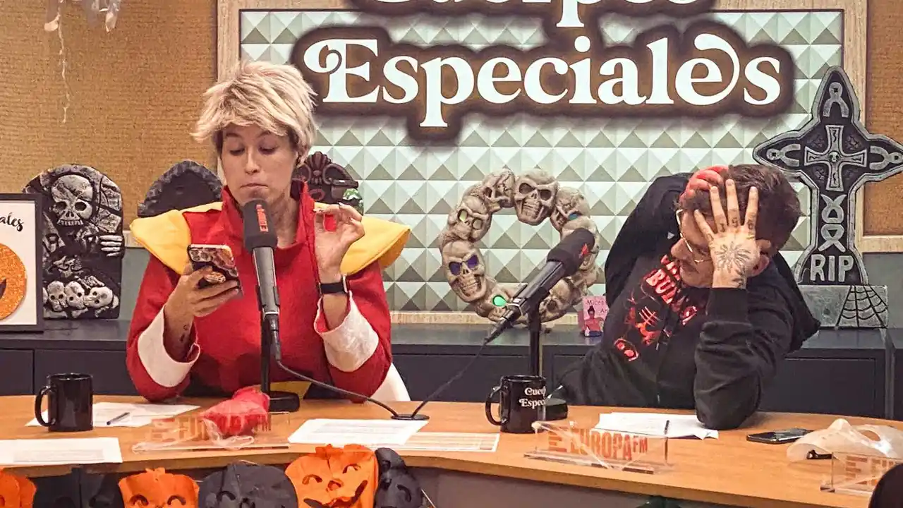 Eva Soriano e Iggy Rubín disfrazados de Halloween en 'Cuerpos especiales' Eva Soriano e Iggy Rubín disfrazados de Halloween en 'Cuerpos especiales'