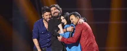 Laura Pausini, Luis Fonsi, Pablo López y Antonio Orozco, pura emoción cantando ‘Entre sobras y sobras me faltas’ en ‘La Voz’ Laura Pausini, Luis Fonsi, Pablo López y Antonio Orozco, pura emoción cantando ‘Entre sobras y sobras me faltas’ en ‘La Voz’
