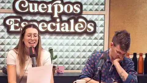 Eva Soriano cantando en Cuerpos especiales Eva Soriano cantando en Cuerpos especiales