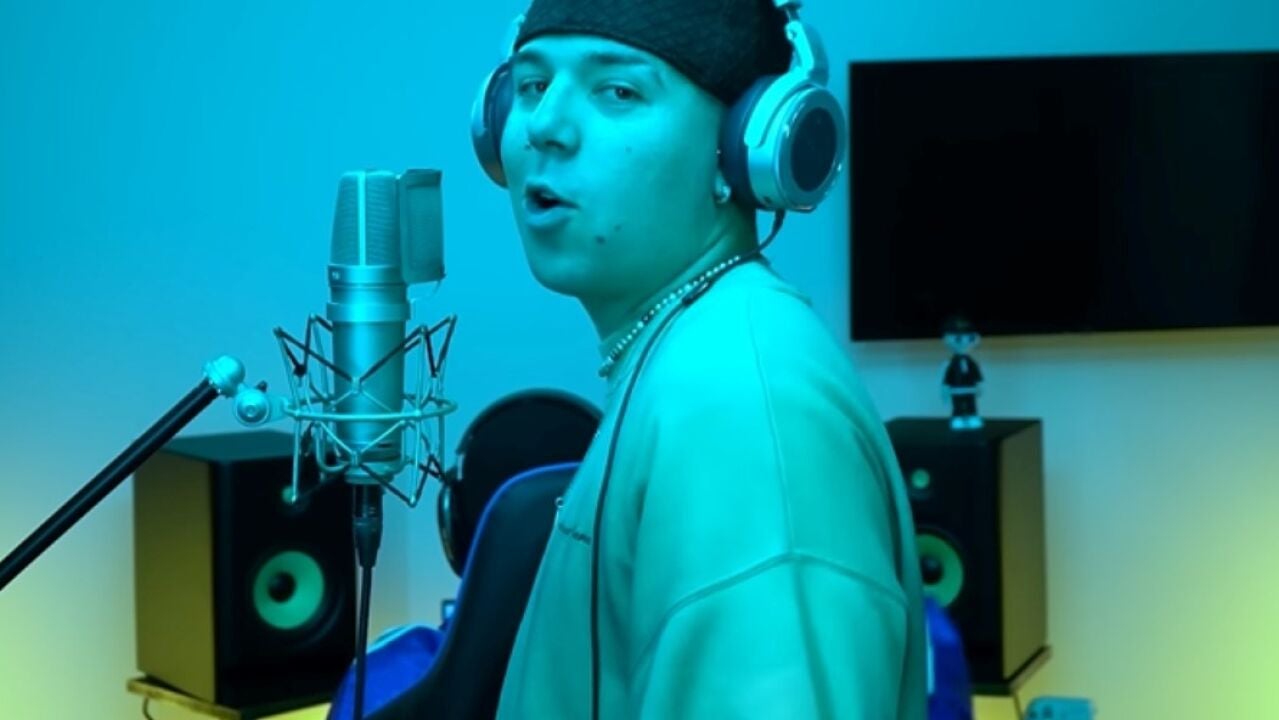 Bizarrap Avisó En El Vídeo De 'Quédate' Con Quevedo Que Su Siguiente ...