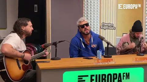 Bombai canta 'Suena en las bodas' en acústico en 'Cuerpos especiales' Bombai canta 'Suena en las bodas' en acústico en 'Cuerpos especiales'