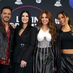 Luis Fonsi, Laura Pausini, Thal&iacute;a y Anitta, presentadores de los Latin Grammy 2022