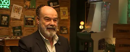 Antonio Resines, en 'Tómatelo menos en serio' con Chenoa y Angy Fernández. Antonio Resines, en 'Tómatelo menos en serio' con Chenoa y Angy Fernández.