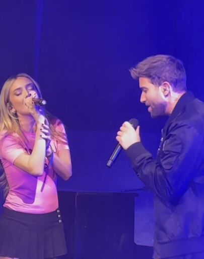 Pablo Alborán y Ana Mena cantan en directo por primera vez su colaboración 'Ave de Paso' Pablo Alborán y Ana Mena cantan en directo por primera vez su colaboración 'Ave de Paso'