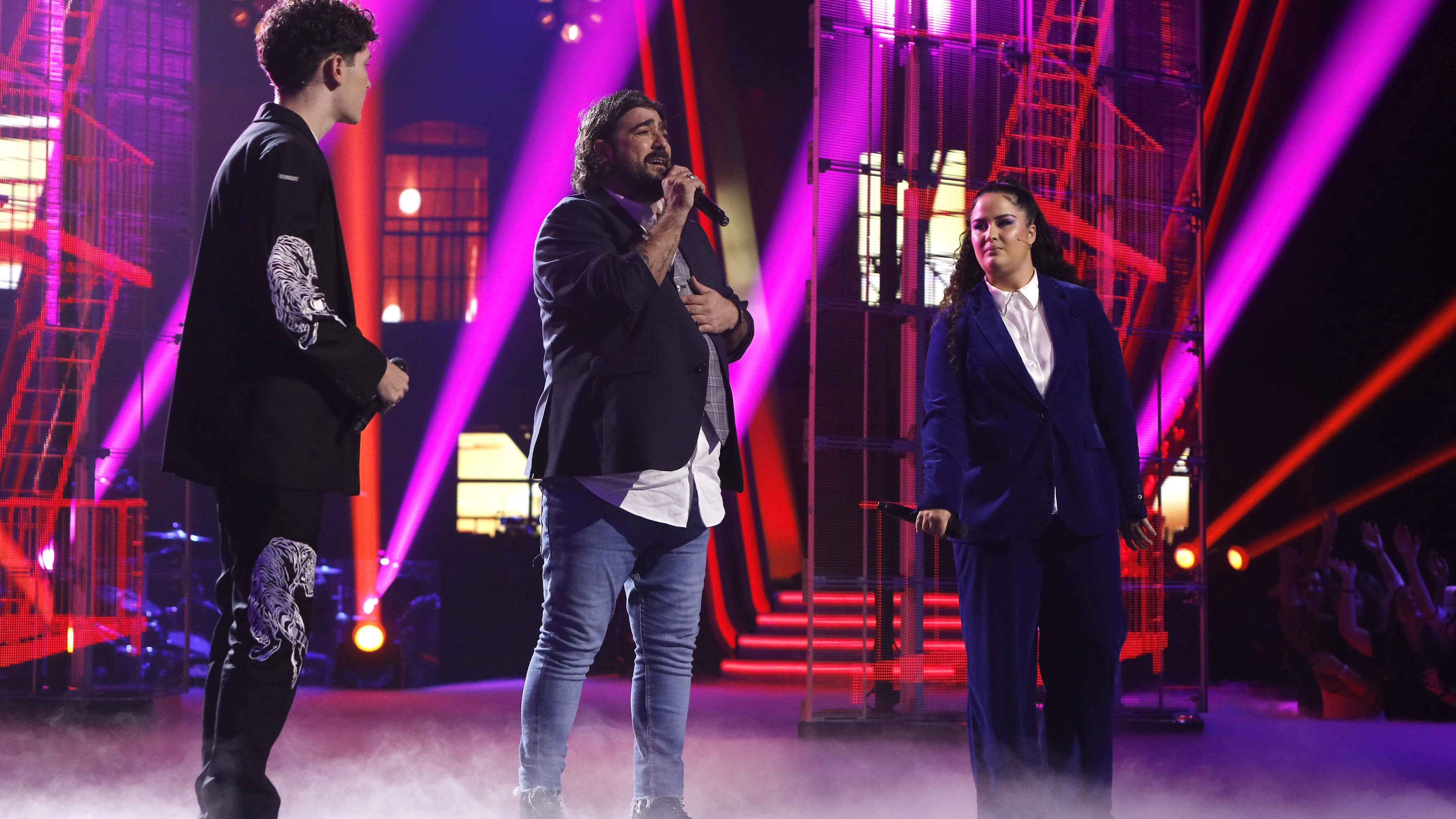 Antonio Orozco conquista con Salma y Crespo cantando ‘No hay más’ en ‘La Voz’ Antonio Orozco conquista con Salma y Crespo cantando ‘No hay más’ en ‘La Voz’